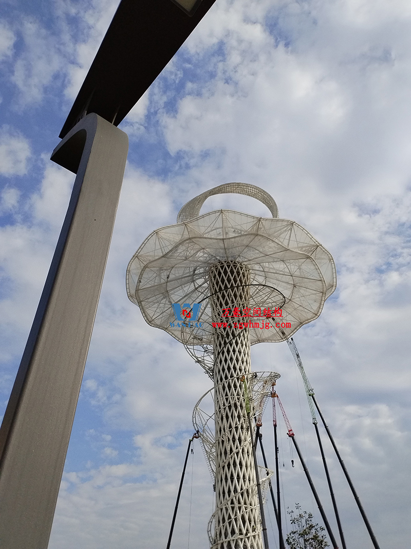 身姿輕盈，造型優(yōu)美的膜結(jié)構(gòu)建筑