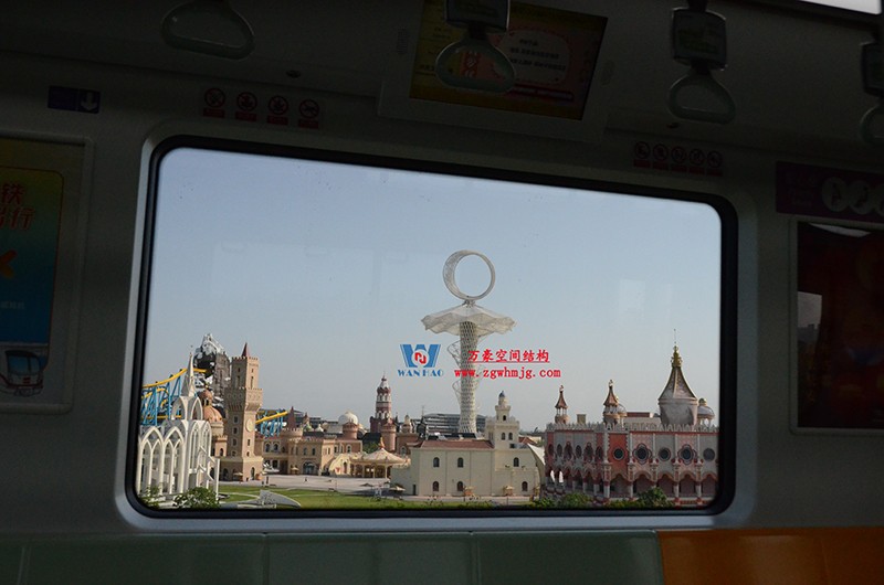 身姿輕盈，造型優(yōu)美的膜結(jié)構(gòu)建筑