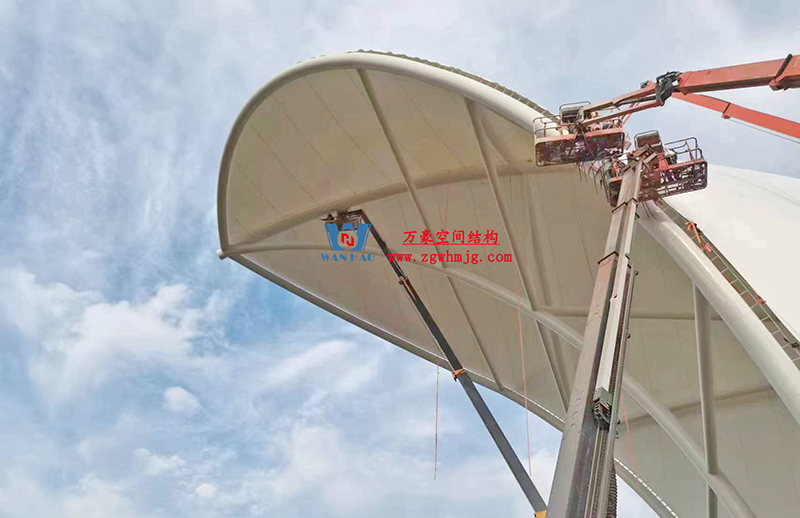 陜西定邊馬蓮灘沙漠公園鋼膜結(jié)構(gòu)工程“奮力快跑”，工程“進度條”刷新了!