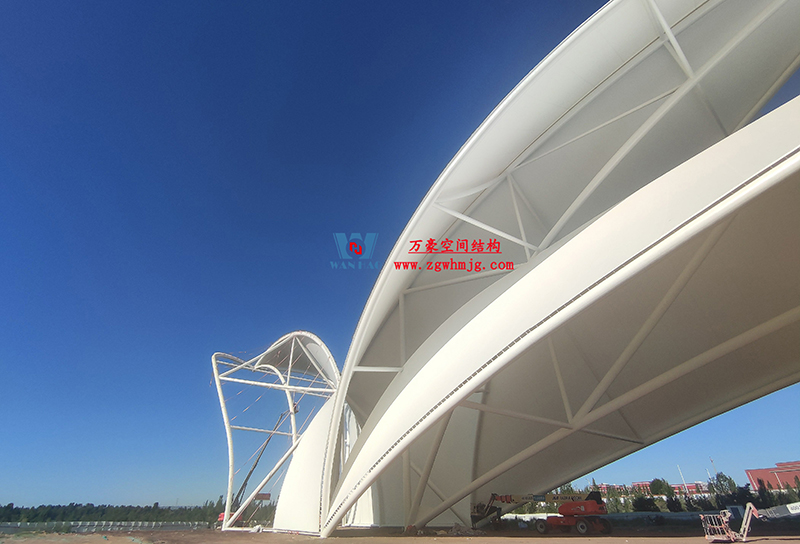 陜西定邊馬蓮灘沙漠公園鋼膜結(jié)構(gòu)工程“奮力快跑”，工程“進度條”刷新了!