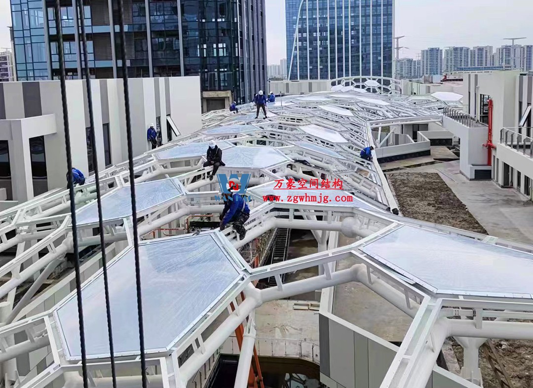 賦含夢幻色彩的商業街膜結構天幕，即將閃亮登場！