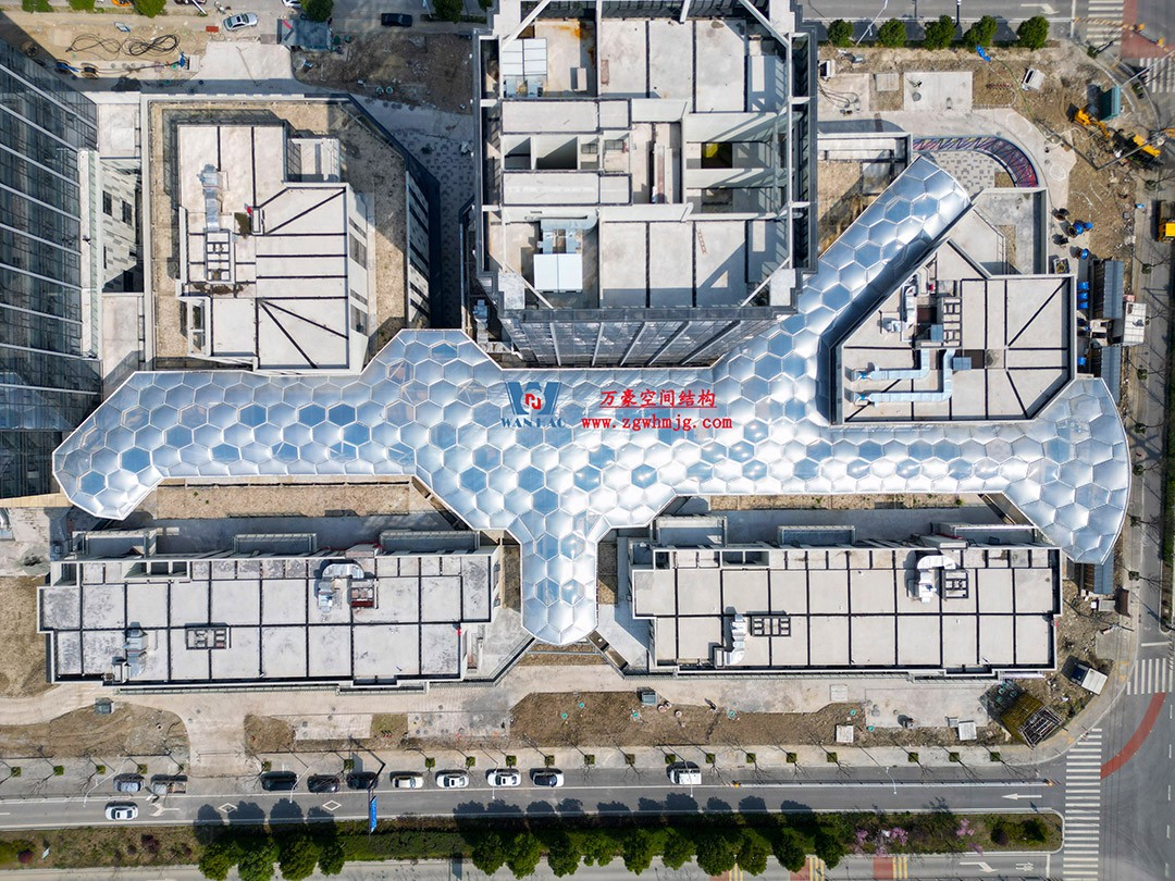 已完工，這個ETFE氣枕商業天幕閃亮登場！