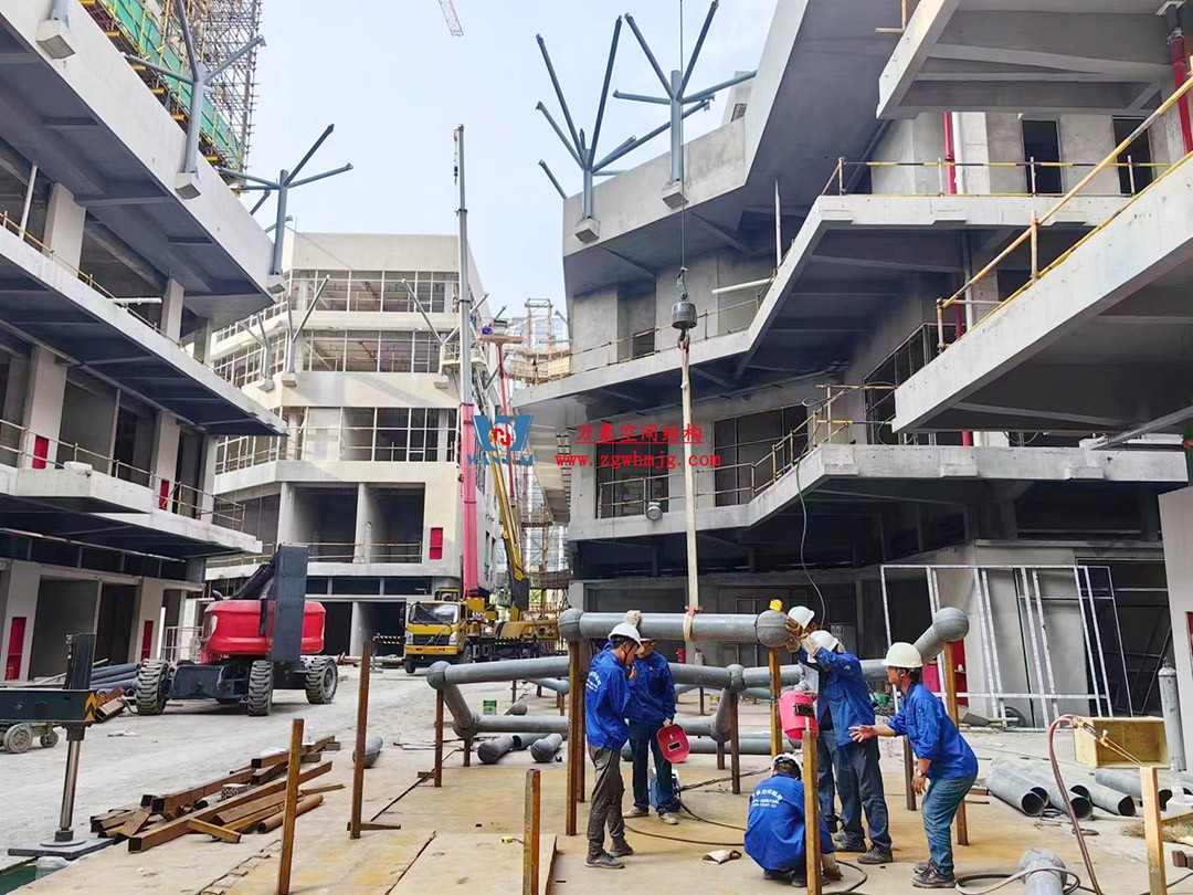 已完工，這個ETFE氣枕商業天幕閃亮登場！