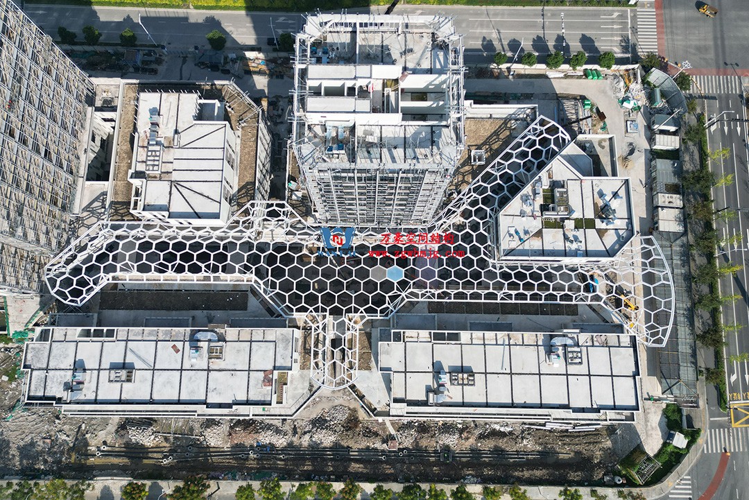 已完工，這個ETFE氣枕商業天幕閃亮登場！