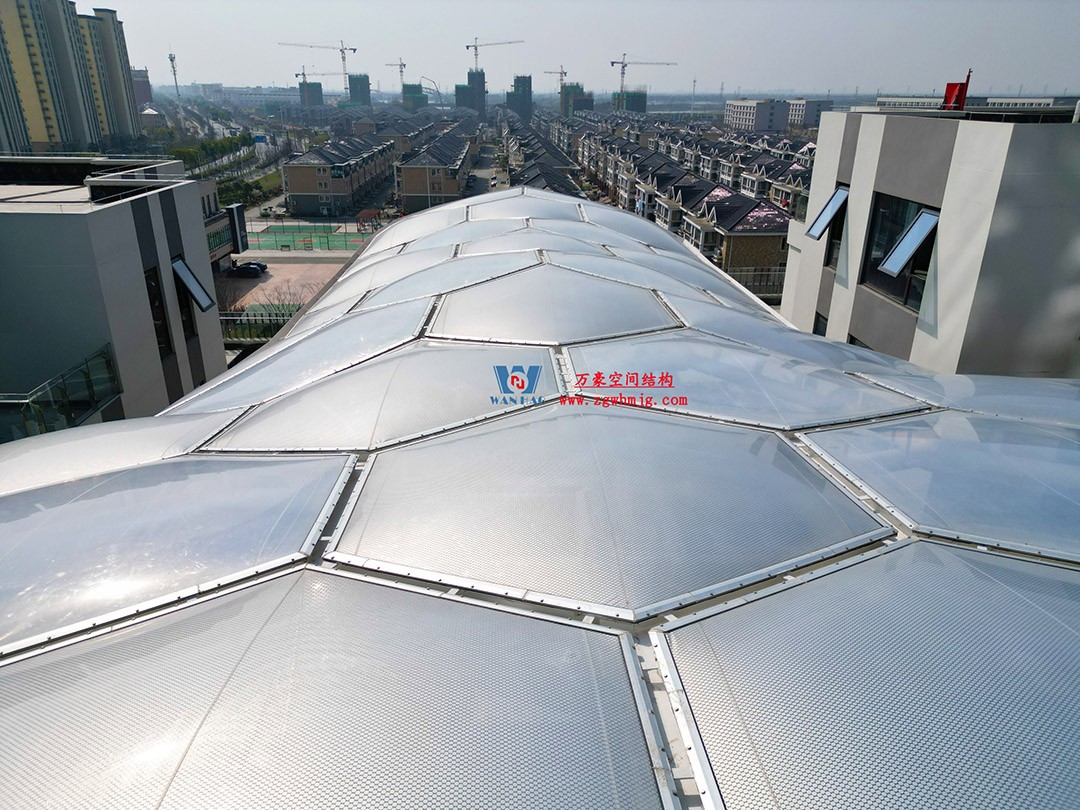 已完工，這個ETFE氣枕商業天幕閃亮登場！