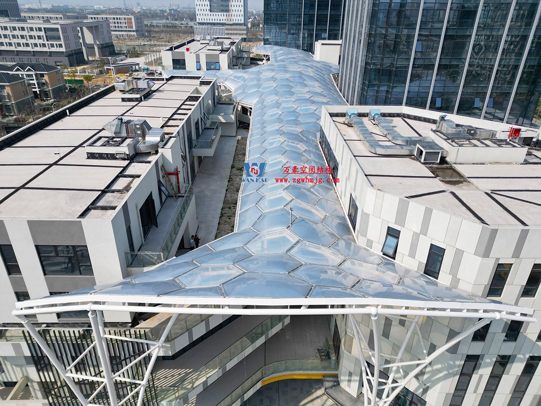 已完工，這個ETFE氣枕商業天幕閃亮登場！