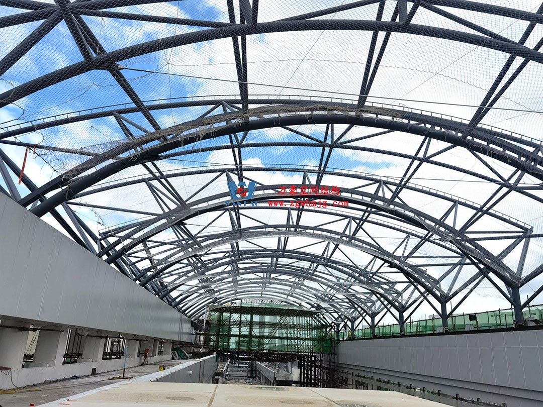 海南醫(yī)學院第一附屬醫(yī)院江東新院區(qū)連廊天幕順利完工 海南醫(yī)學院第一附屬醫(yī)院江東新院區(qū)連廊天幕順利完工