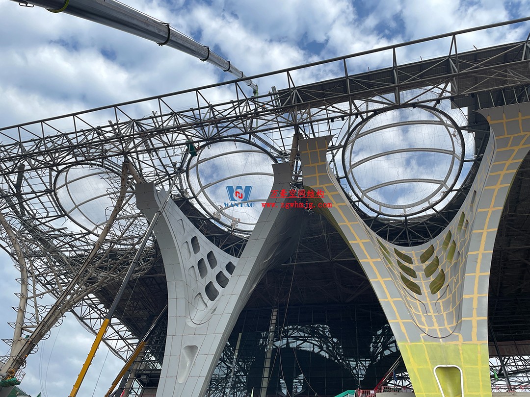 重慶東站站房正在加速建設(shè)，全力繪就項目新篇章