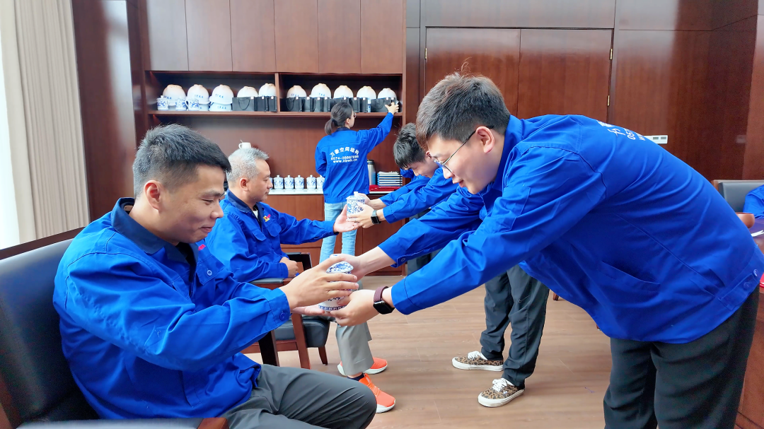 浙江萬豪空間結構集團有限公司隆重舉行“匠心傳承·共筑未來”師徒大會！