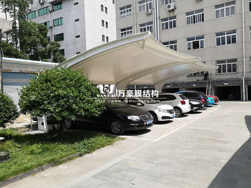 膜結構車棚